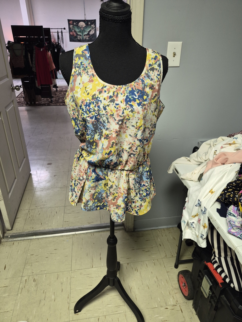 Daniel Rainn Multicolor Abstract Floral Sleeveless Peplum Tank